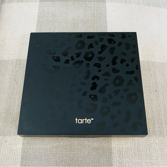 Tarte Maneater Vanity Palette; eyeshadow and mascara - Picture 3 of 3